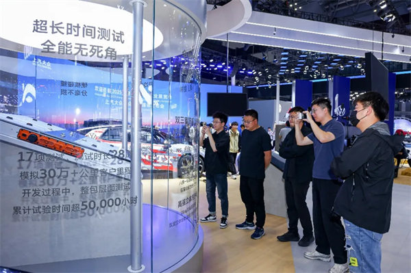 從 “造車(chē)” 到 “造生態(tài)”，上汽大眾車(chē)展亮出科技品質(zhì)組合拳