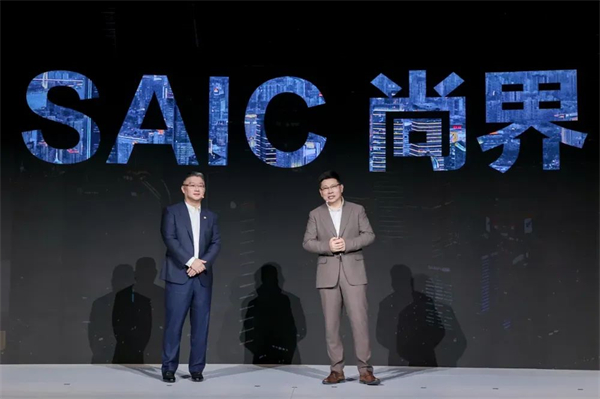 上汽轉(zhuǎn)型啟示錄：潮頭擊水三重浪