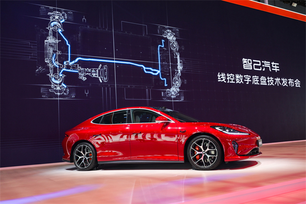 智己汽車發(fā)布線控?cái)?shù)字底盤技術(shù)，今年下半年率先量產(chǎn)上車線控底盤 開(kāi)啟“具身智能”新時(shí)代