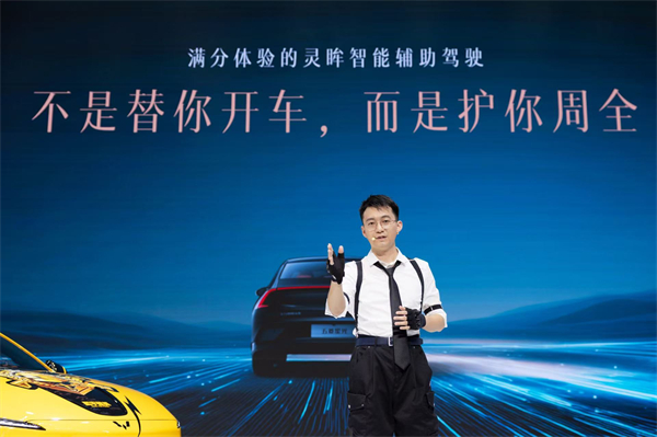 10.98萬元起！五菱星光2025款開啟預(yù)售，攜手《和平精英》打造年輕人的智能實戰(zhàn)利器！