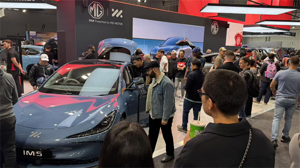 智己汽車正式登陸澳大利亞，雙車閃耀墨爾本車展